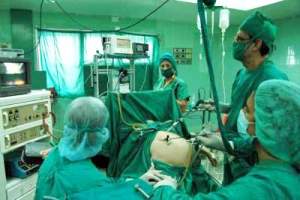 Intervención quirúrgica en Hospital cubano.